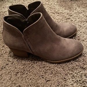 fergie bianca ankle boot